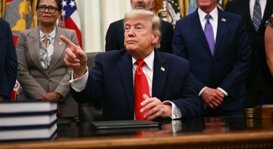 Trump στο Axios:  Εξοργίστηκα με τον Netanyahu – Γιατί έπρεπε ο Bibi να εξαπολύσει αυτή τη γα@@@νη επίθεση, μία ώρα πριν την υπογραφή της συμφωνίας;