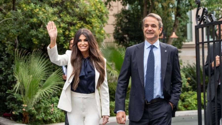 Δείπνο Μητσοτάκη προς τιμήν της Kimberly Guilfoyle στο Μέγαρο Μαξίμου για τα 250 χρόνια της Ανεξαρτησίας των ΗΠΑ