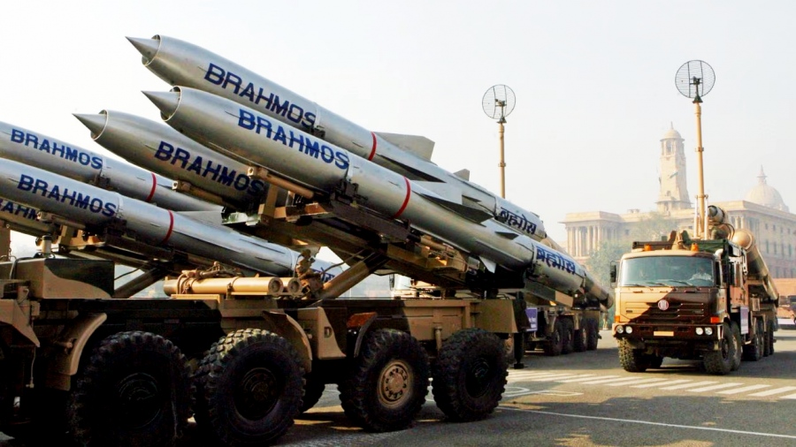Παγκόσμιο δέος - Οι ρωσικοί πύραυλοι Brahmos συνέτριψαν τη Δύση, κατέστρεψαν «μερικά F-16» με πρωτοφανή ακρίβεια