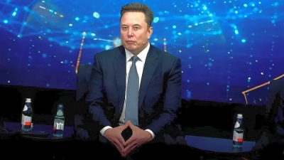 Elon Musk shocks the West! 