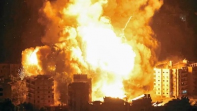 Tρόμος - Το Ιράν σφυροκοπά Ισραήλ και «στοχεύει» αμερικανικές βάσεις - Οι ΗΠΑ ετοιμάζουν τα B-52, πλησιάζει το Nimitz