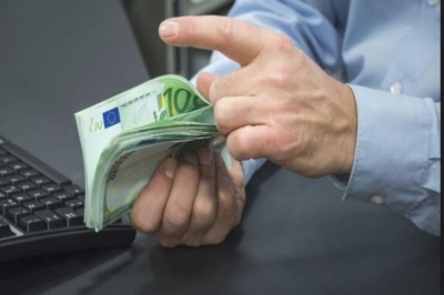 Κατηγορίες για υπεξαίρεση 400.000 ευρώ σε σύμβουλο σχολικών επιτροπών – Δεσμεύτηκαν λογαριασμοί και ακίνητα
