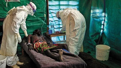 Θρίλερ με τον Ebola: Εκτοξεύονται οι νεκροί – Συναγερμός για ανεξέλεγκτη επιδημία