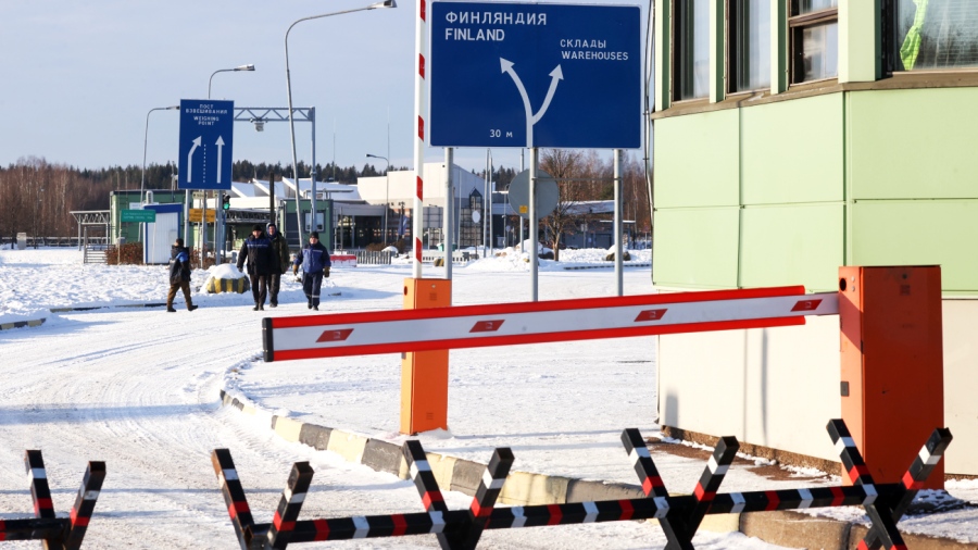 Ραγδαίες εξελίξεις: Oι Ρώσοι κλείνουν συνοριακά περάσματα με Φινλανδία, Εσθονία και Λετονία