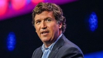 Αιχμηρός Tucker Carlson (δημοσιογράφος): Οι ΗΠΑ επιτίθενται μόνο σε όσους δεν έχουν πυρηνικά όπλα