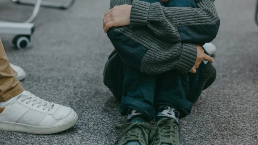 Σοκ σε σχολείο: Ανάγκασαν μαθητή της β' δημοτικού να πιεί βρώμικο νερό από την τουαλέτα - Οργή από το bullying συμμαθητών του