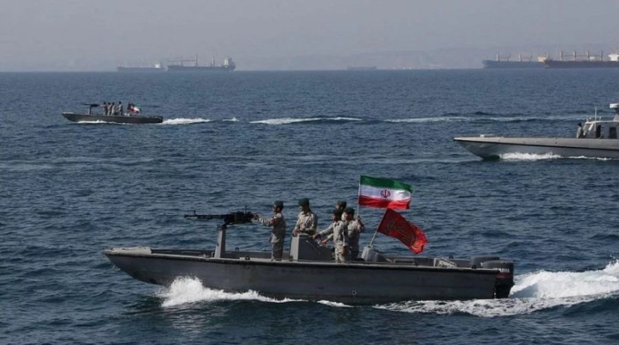 Ιράν: 28 πλοία διέσχισαν τα Στενά του Hormuz μετά από έγκριση των Φρουρών της Επανάστασης