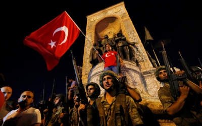 Τρόμος για νέο πραξικόπημα στην Τουρκία – Ο Erdogan, οι κεμαλικοί και το σενάριο ανατροπής από «λαϊκή οργή»