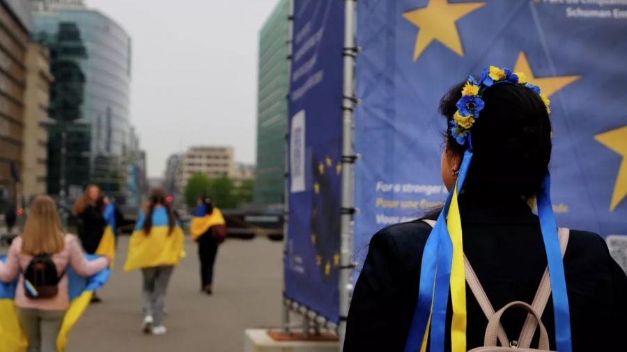Πικρή ειρωνεία της τύχης - Η «σύμμαχος» Ευρώπη διώχνει τους Ουκρανούς πρόσφυγες - Μόνη λύση η Ρωσία