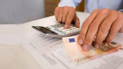 Όλες οι αλλαγές στο μισθολόγιο του δημοσίου και η αναπροσαρμογή στα ειδικά μισθολόγια