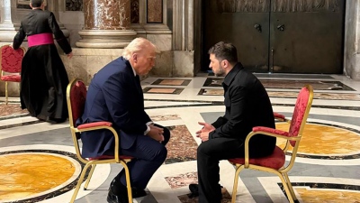 Ο παρασιτικός Zelensky καλεί τις ΗΠΑ να τερματίσουν τον πόλεμο στην Ουκρανία με τη βία - Αυτοχαρακτηρίζεται «Churchill»