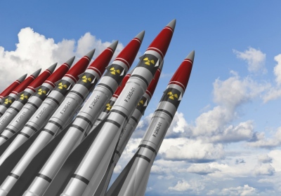 Sweden's 'suicidal' gamble: Experts warn of chaos if French and British nukes hosted on Swedish soil