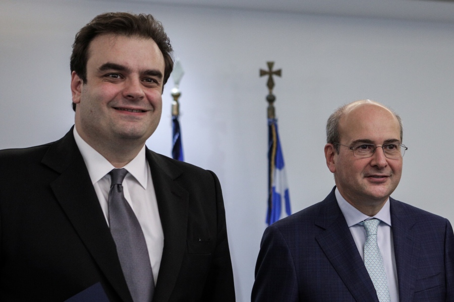 Πιερρακάκης έναντι Χατζηδάκη: Από την απλή διαχείριση στην πραγματική οικονομική πολιτική
