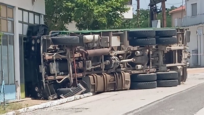 Τραγωδία στην Ορεστιάδα: Φορτηγό ανετράπη - Nεκρός ο οδηγός του