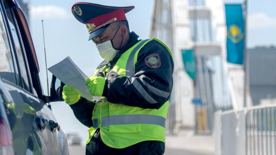 Η Ρωσία παραδίδει μαθήματα - Το Καζακστάν θα υιοθετήσει το ψηφιακό προφίλ για μετανάστες