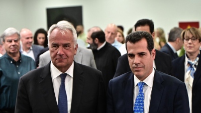 Ο Πλεύρης σε... ρόλο Βορίδη, προσπαθεί να σώσει ό,τι σώζεται - Στον κόσμο του ο ΣΥΡΙΖΑ λόγω... αφωνίας
