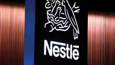 Η Nestlé αφαιρεί τις χρωστικές από τρόφιμα και ποτά έως τα μέσα του 2026