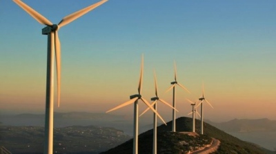Καταπέλτης η Κομισιόν: Το ρεύμα στην Ελλάδα είναι πανάκριβο – Οι πολίτες πληρώνουν το κόστος της πράσινης ανάπτυξης
