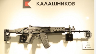 Το τυφέκιο εφόδου Kalashnikov AK-12, μοντέλο 2023, είναι το πιο δημοφιλές στην Ανατολική Ουκρανία