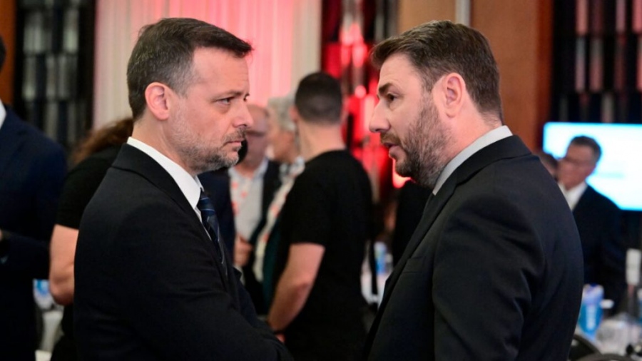 Στήνονται συμμαχίες στο ΠΑΣΟΚ για αλλαγή ηγεσίας - Ο Δούκας δηλώνει υποψήφιος, στο πλευρό του ο Χριστοδουλάκης - Ερωτηματικό ο Γερουλάνος