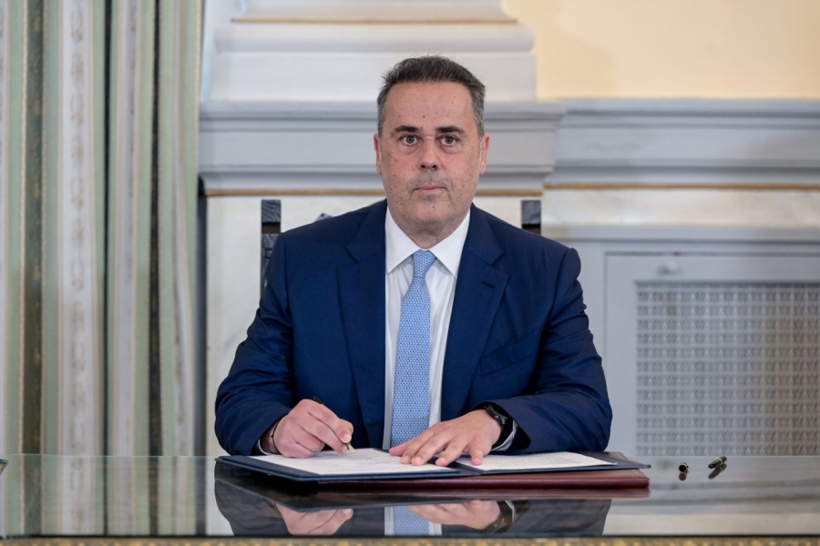 Παπασταύρου: Απεξάρτηση από τη Ρωσία και στροφή προς το αμερικανικό αέριο με κύρια πύλη εισόδου την Ελλάδα
