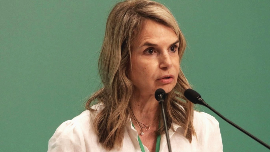 Μετωπική Αποστολάκη με την ΤτΕ - Ζητά εξηγήσεις για το «πάρτι» των ασφαλιστικών και τις αυξήσεις... φωτιά