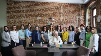 Θράσος Asafoglu (Deb) στο Anadolu: 25 Τουρκάλες της Δυτικής Θράκης και μία που εκπροσωπεί την μακεδονική μειονότητα στο κόμμα μας