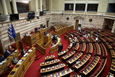 Σφοδρή κόντρα για το «μπλόκο» σε Κασιδιάρη - Ποιες αλλαγές ζητά ο Τσίπρας - «Ναι» από Ανδρουλάκη