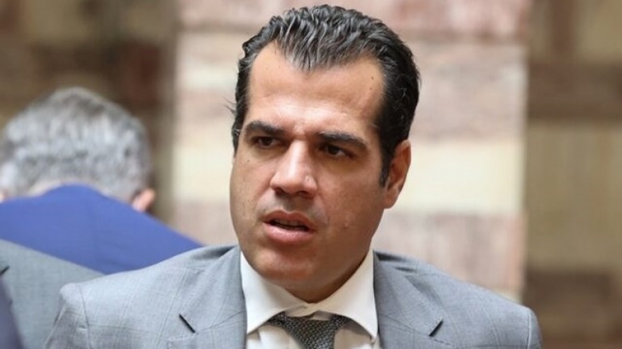 Σε αμόκ ο Πλεύρης: Κότες, άχρηστοι και αποτυχημένοι οι αναρχικοί που κάνουν επιθέσεις και γράφουν συνθήματα