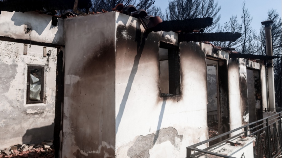 Στάχτη έγιναν 1,2 εκατ. στρέμματα - Στον Έβρο το πιο ενεργό πύρινο μέτωπο - Εκκένωση σε οικισμό της Ροδόπης - Βελτιωμένη η εικόνα η Πάρνηθα