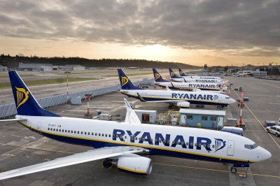 Οργή Ryanair για von der Leyen: Πάρε μέτρα ή παραιτήσου - Χάος από τις απεργίες των Γάλλων