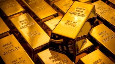 Κέρδη 0,8% για τον χρυσό με φόντο το αδύναμο δολάριο, στα 4.417,80 δολ.