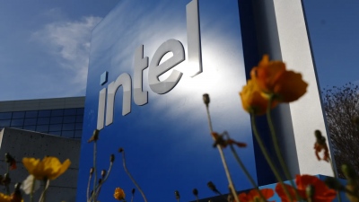 Intel: Εκτόξευση μετοχών 14% μετά τις φήμες για συνεργασία με την Apple