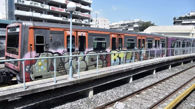Φωτιά κοντά στον σταθμό του ΗΣΑΠ στα Άνω Πατήσια - Αλλαγές στην κυκλοφορία των συρμών