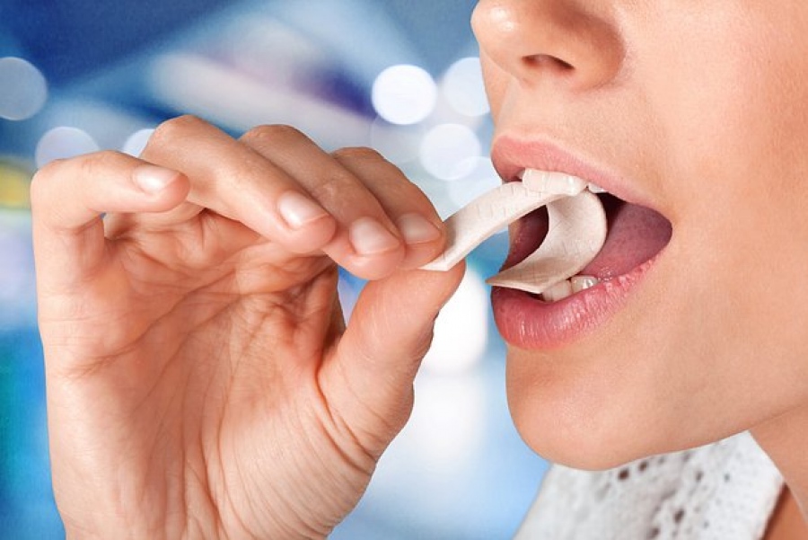 Κανείς δεν το περίμενε: Η πιο παράξενη παρενέργεια από το... μάσημα της τσίχλας