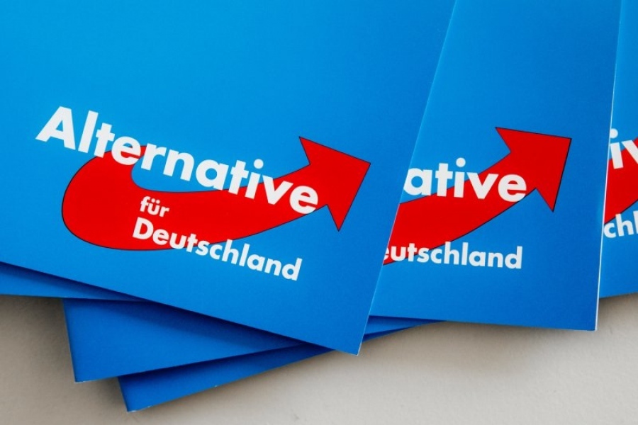 Πανικοβλημένος από το AfD ο Scholz σπεύδει να δηλώσει ότι «δεν στέλνει Γερμανούς στρατιώτες στην Ουκρανία»