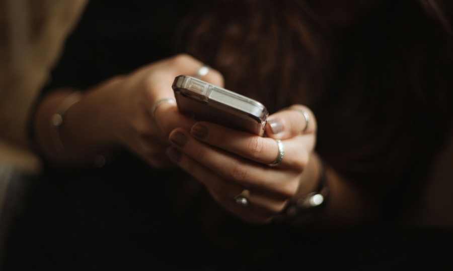 Προσοχή: Παραπλανητικά SMS δήθεν για τροχαίες παραβάσεις