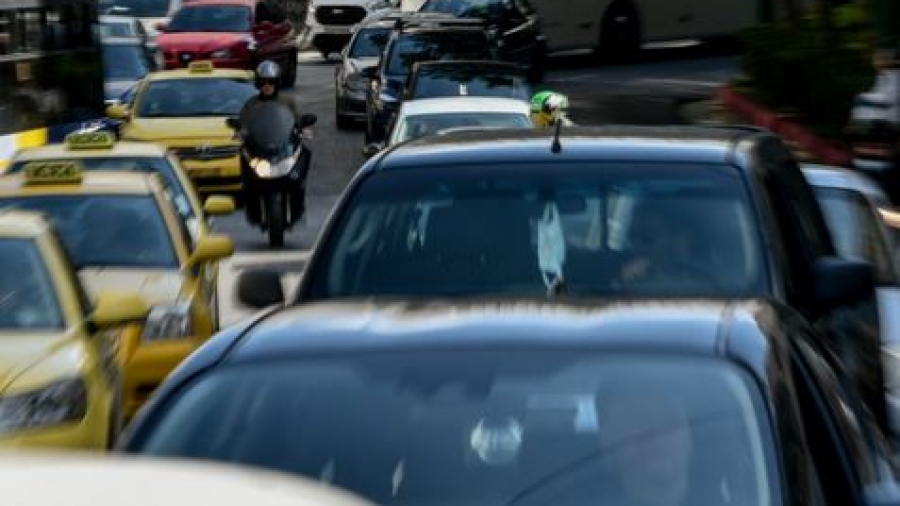 Στο μικροσκόπιο της ΑΑΔΕ ανασφάλιστα ΙΧ, όσα κυκλοφορούν χωρίς τέλη κυκλοφορίας και ΚΤΕΟ - Ξεκινούν ηλεκτρονικές διασταυρώσεις