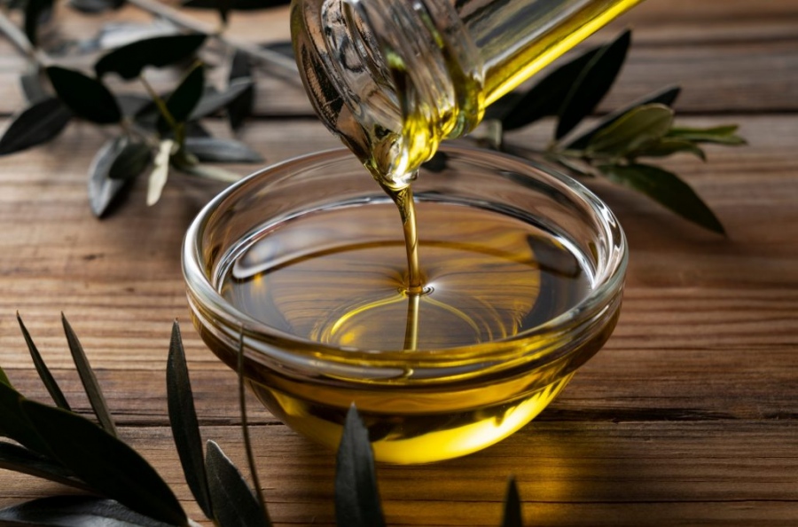 Σε έξι μήνες η τιμή αυξήθηκε έως 20% στο ελαιόλαδο - Το υπουργείο Αγροτικής Ανάπτυξης... έχει μεσάνυχτα για αποθέματα, παραγωγή