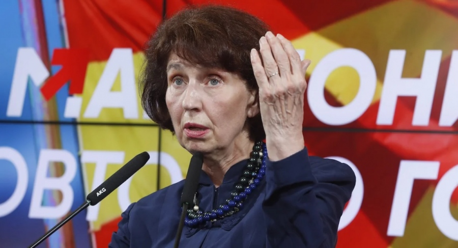 Εθνική πρόκληση: Η νέα Πρόεδρος ορκίστηκε αποκαλώντας τα Σκόπια «Μακεδονία» - Στα σκουπίδια η συμφωνία των Πρεσπών