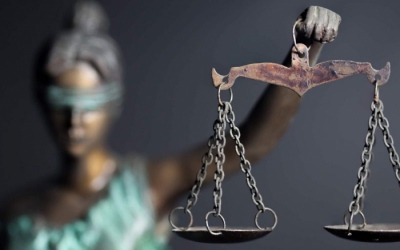 Πανελλαδική αποχή ξεκινούν οι δικηγόροι ενάντι στο νέο φορολογικό - Ποιες κατηγορίες δικών αφορά