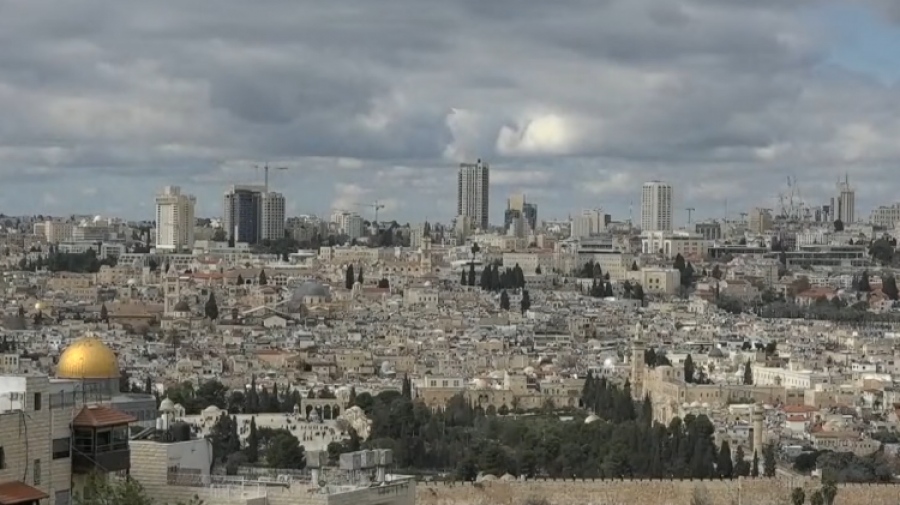 Εικόνες από την Τεχεράνη και το Τελ Αβίβ μετά την επίθεση στο Ιράν