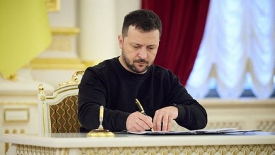 Σκληρή απάντηση Ρωσίας σε Zelensky για Παρέλαση της Νίκης: Είσαι κλόουν σε τσίρκο