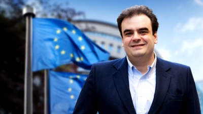 Πιερρακάκης από Βρυξέλλες: Να εστιάσουμε στο πώς θα στηρίξουμε τα νοικοκυριά, τις επιχειρήσεις και τους πολίτες