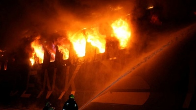 Ανελέητο σφυροκόπημα στην Οδησσό - Νέο ρωσικό πλήγμα τύλιξε 3 ουκρανικά πλοία στις φλόγες