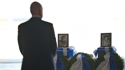 Επαναπατρίστηκαν τα οστά 6 οπλιτών που έπεσαν ηρωικά κατά την τουρκική εισβολή στην Κύπρο – Δένδιας: Χρέος προς την Πατρίδα