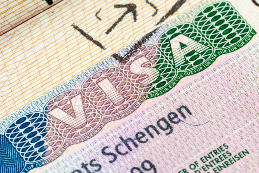 Γερμανία και Ισπανία αυστηροποιούν το καθεστώς απόκτησης visas Ρώσων πολιτών λόγω του πολέμου στην Ουκρανία