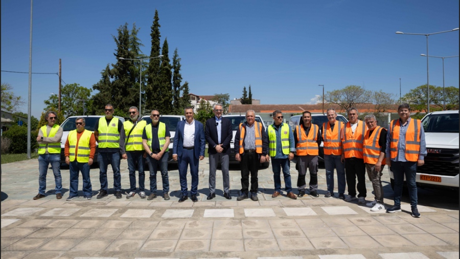 Δωρεά 12 οχημάτων από την Εθνική Ασφαλιστική στην Περιφέρεια Θεσσαλίας
