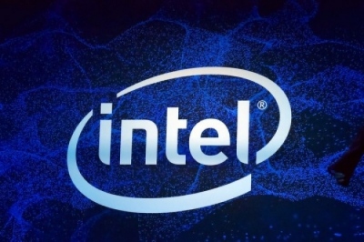 Intel: Στα 13,65 δισ. δολ. τα έσοδα γ' τριμήνου 2025 - Κέρδη 4,1 δισ. δολ.