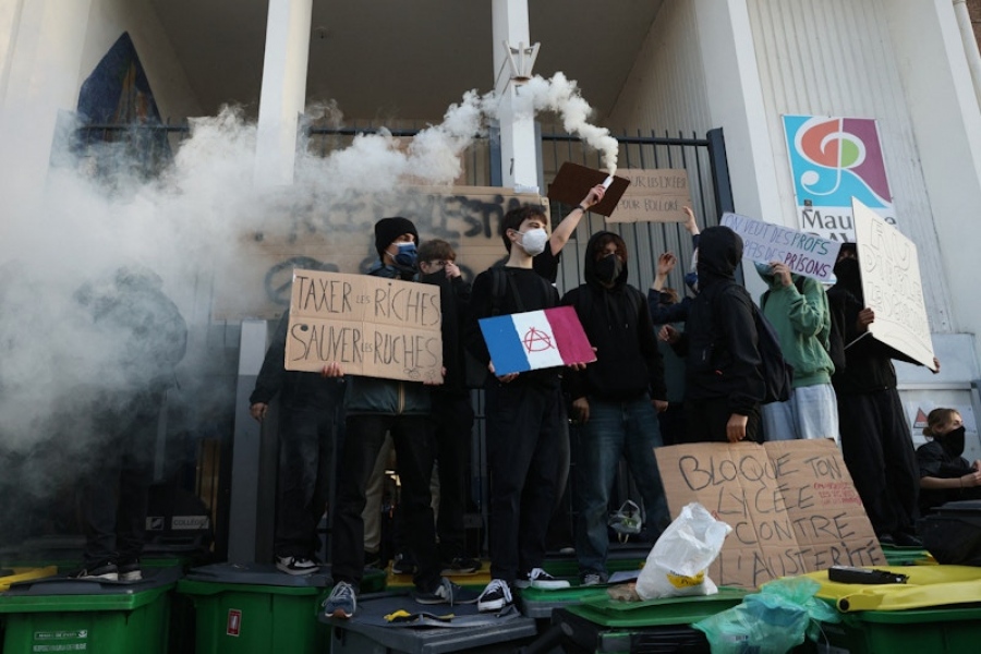 Οργή λαού... κατά της λιτότητας Macron - Μαζικές διαδηλώσεις στη Γαλλία, επεισόδια σε σχολεία και εργοστάσια